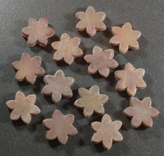 Fleurs Beiges Foncées 3 cm