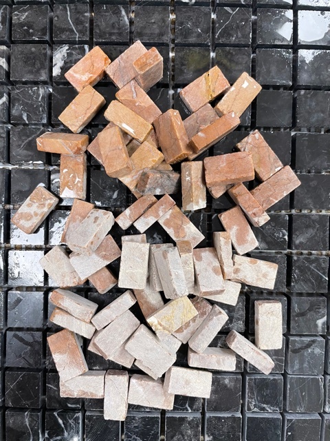 Morceaux de baguettes de marbre N°105, Par 100g