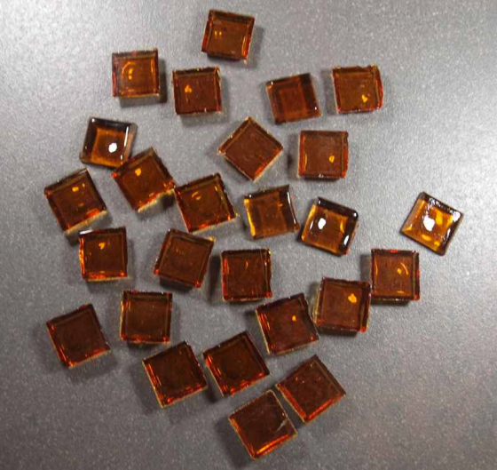 Transparent Ambre 2 x 2 cm, par 100 g