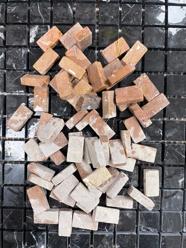 Morceaux de baguettes de marbre N°105, Par 100g